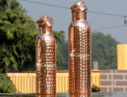 Set of Two Hammered Water Bottles for Carrying and Storing Drinki